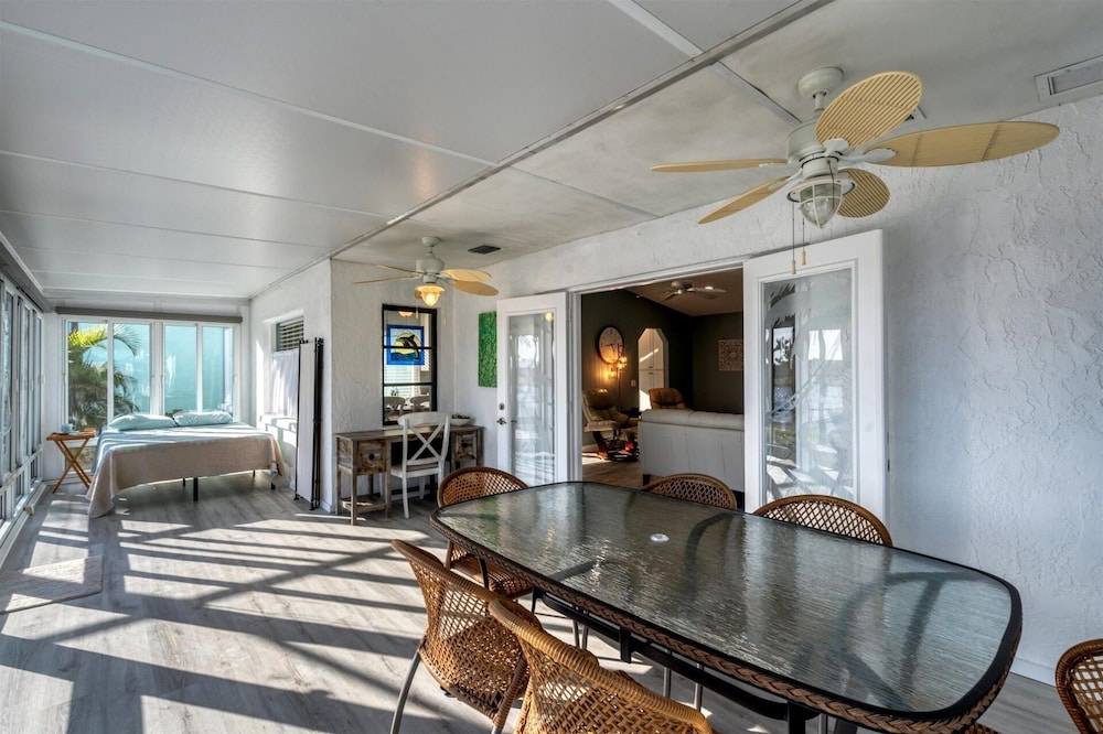 South Gulf Cove 2 Bedroom Canal Pool Home 2 Home