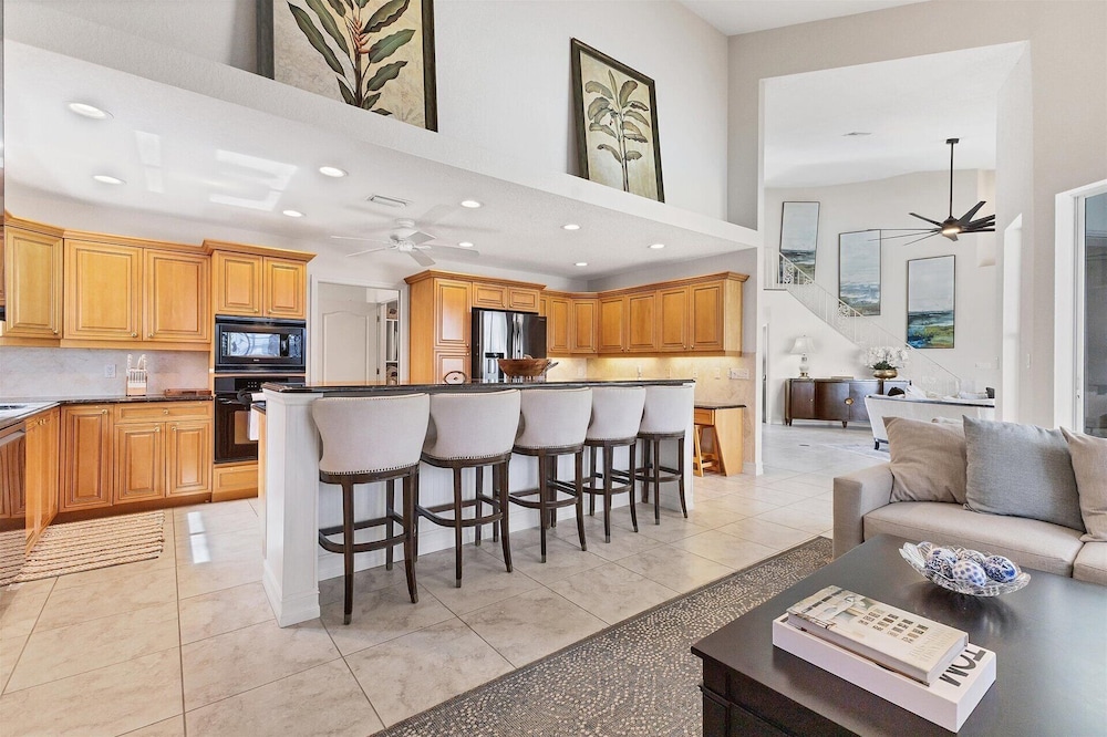 Punta Gorda Isles 4-Bedroom Private Pool Home on Canal 4 Home