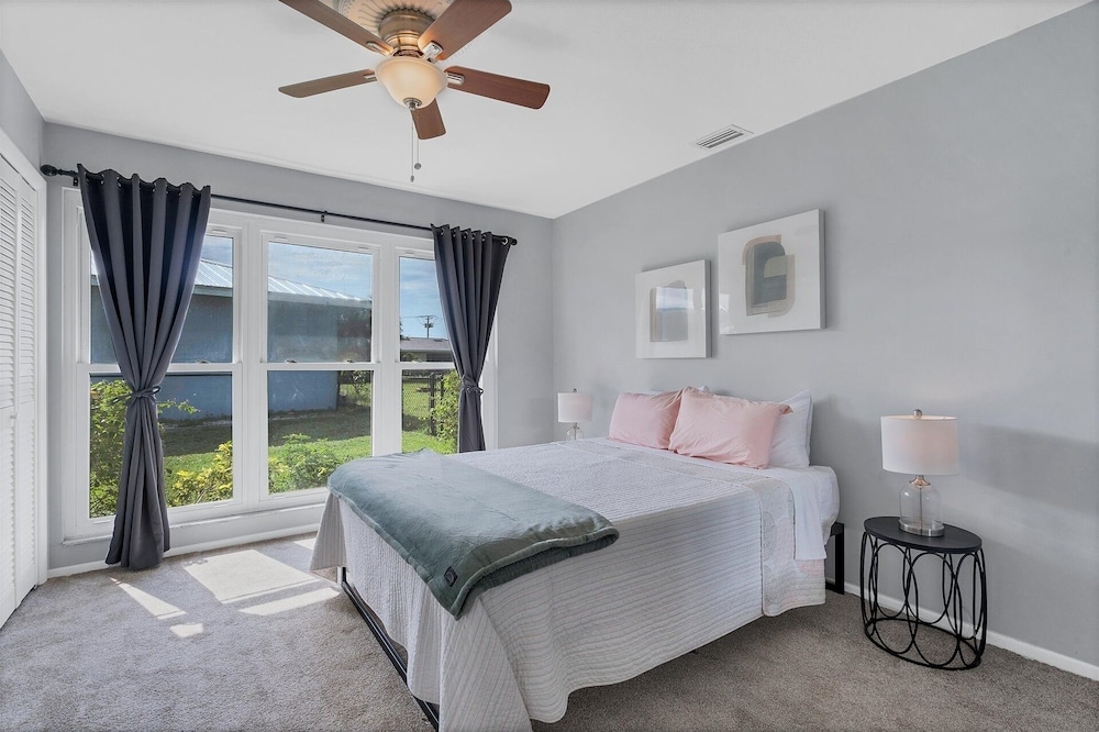 Punta Gorda Isles South Facing Pool, Dog Friendly, Less Than 2 Miles To Downtown 3 Bedroom Home