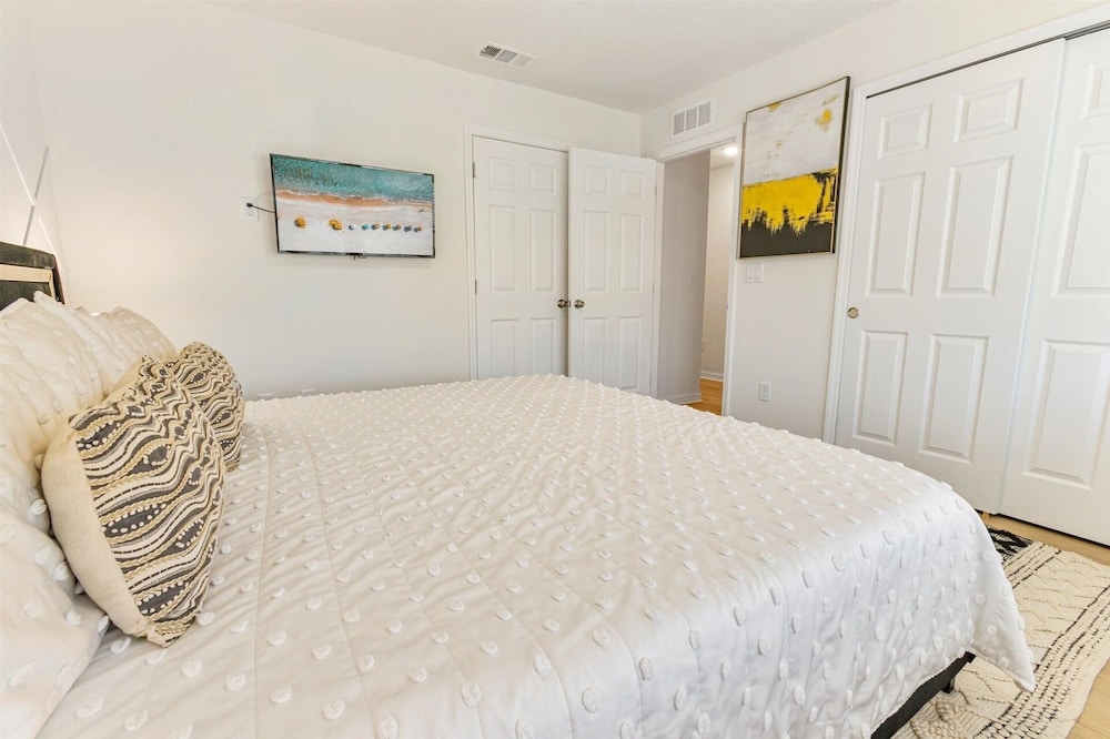 Solara Resort 7 Bedroom Home with Pool+Spa 7 Home