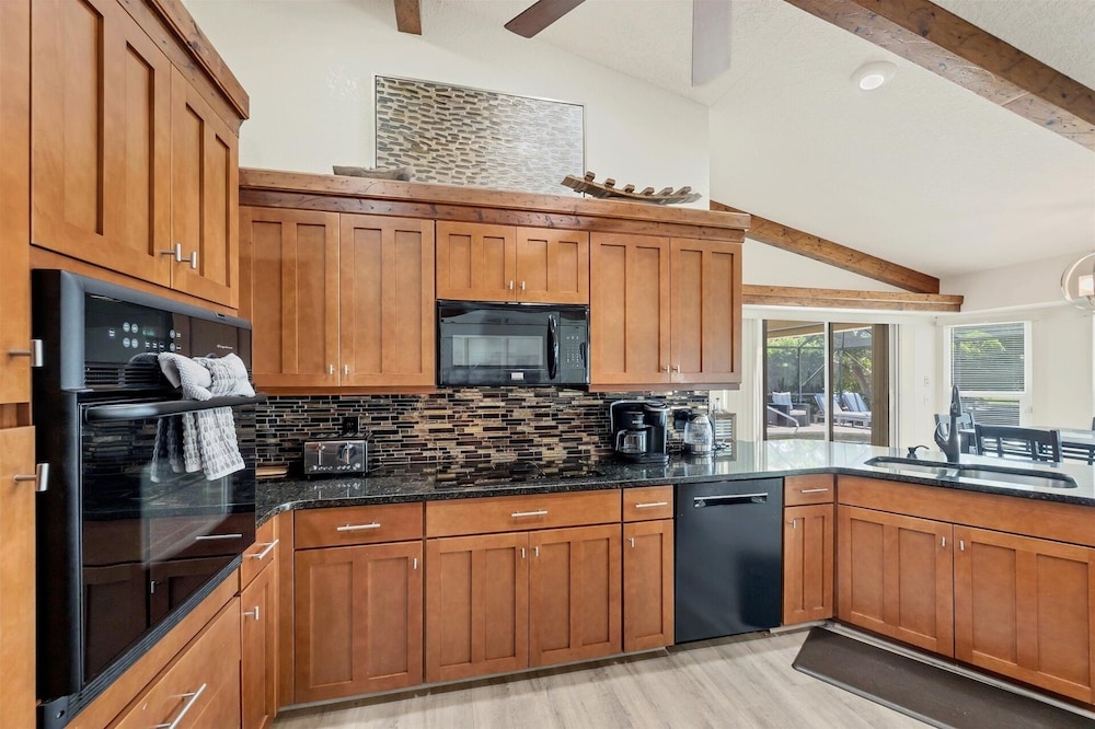 Punta Gorda 3-Bedroom Canalfront Vacation Home with Dock 3 Home