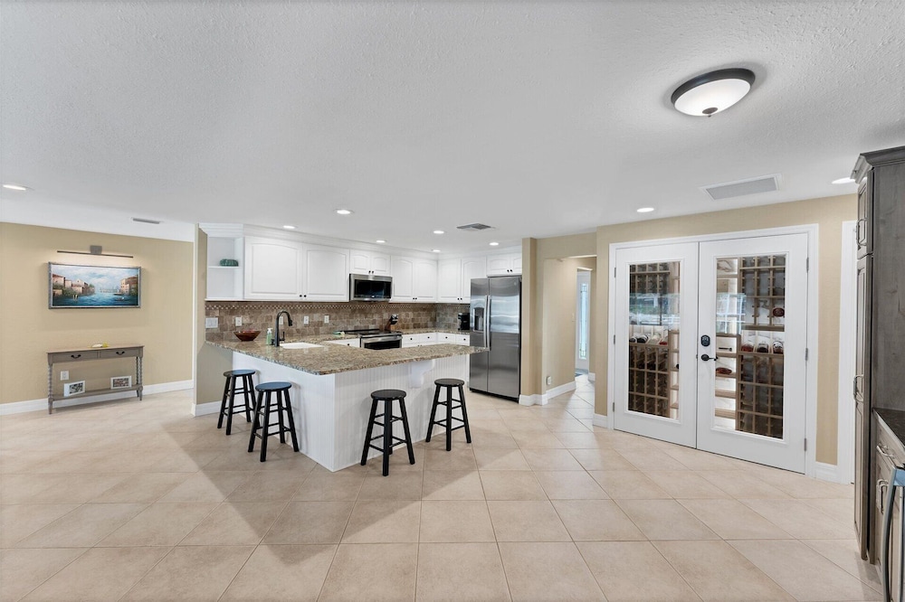803 Napoli Lane