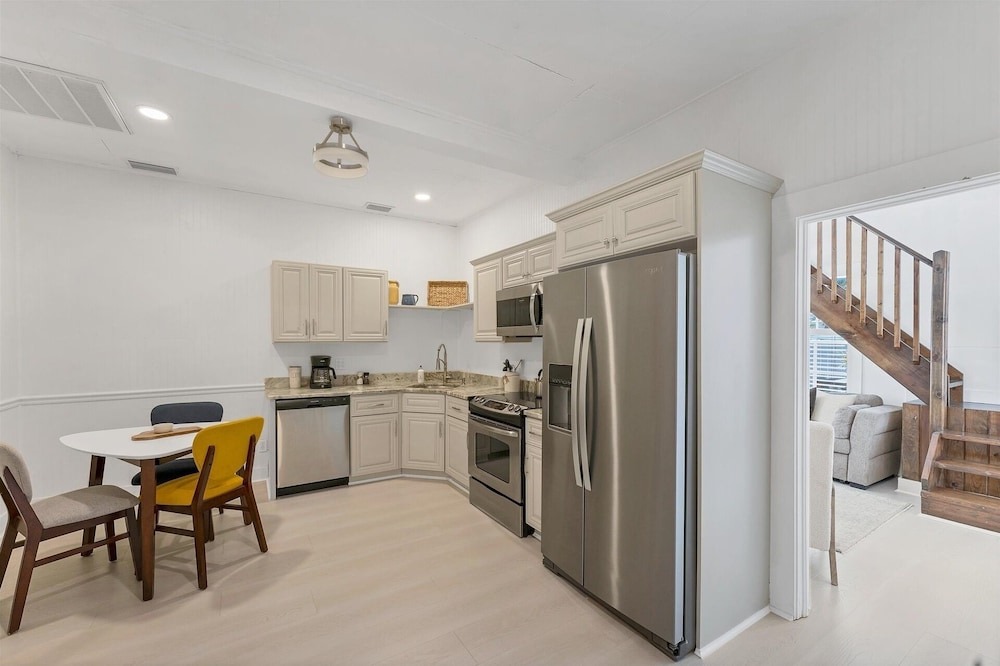 Downtown Historic Punta Gorda Loft W Incredible Outdoor Space 1 Bedroom Apts