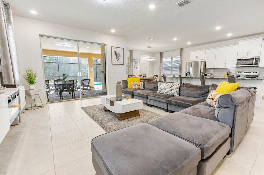 Solara Resort 7 Bedroom Home with Pool+Spa 7 Home