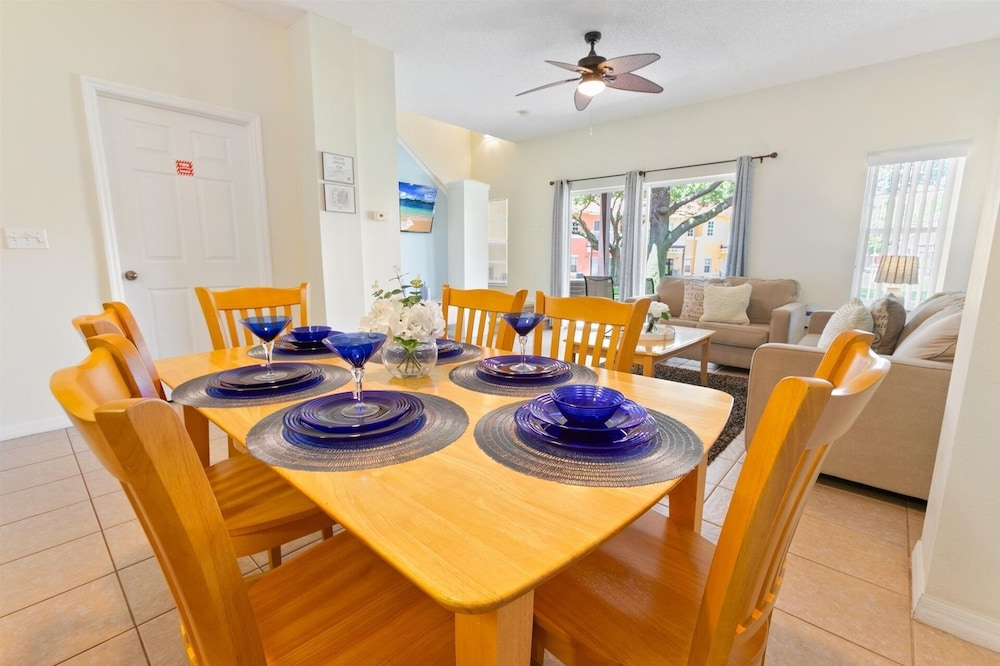 Emerald Island Resort 3 Bedroom Townhome Close to Disney! 3 Townhouse