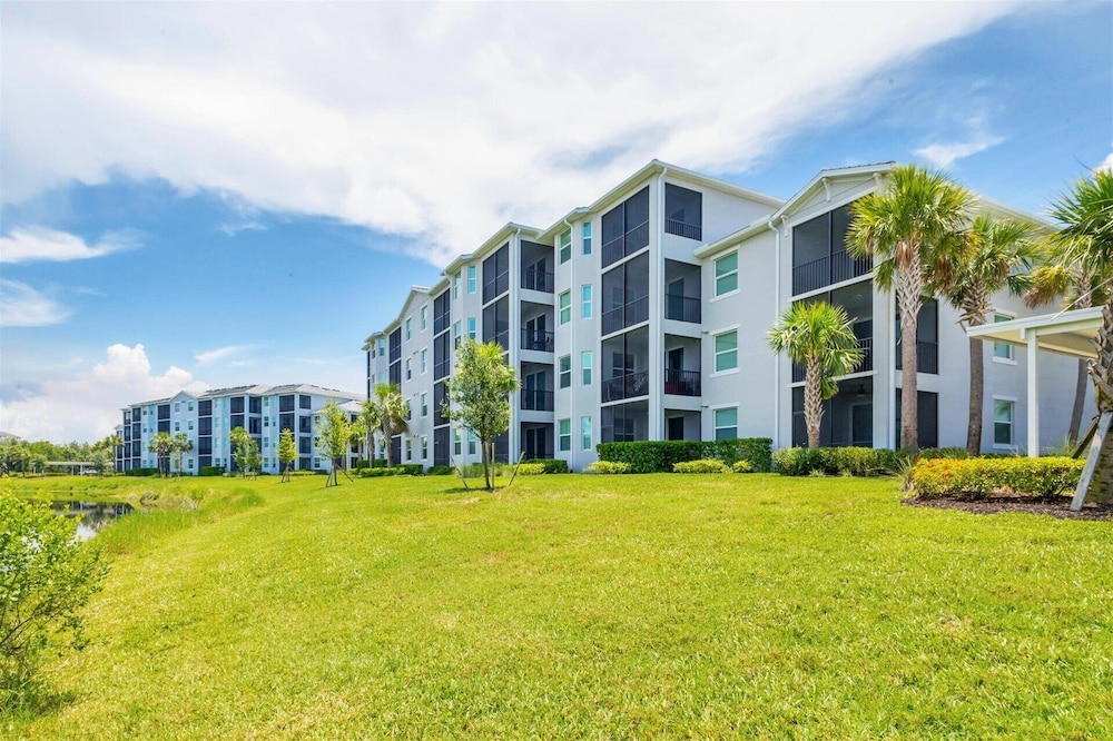 14131 Heritage Landing Blvd. #833