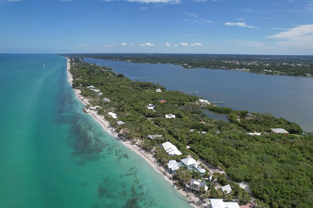 Anchorage Resort 3 bedroom Luxury Condo w Balcony, Pool Table, Near Beach 3 Condo