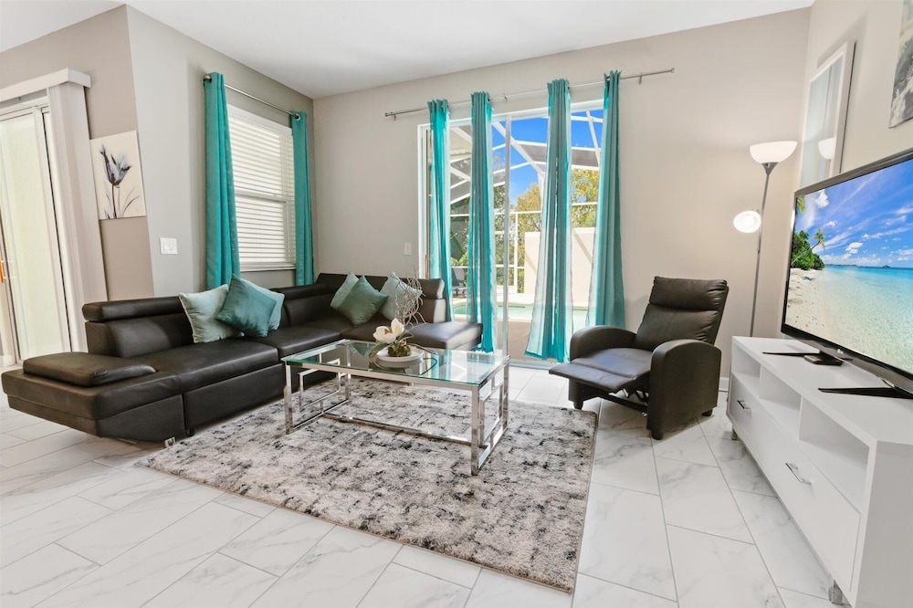 Championsgate Resort 4 Bedroom Townhome with Pool 4 Townhouse