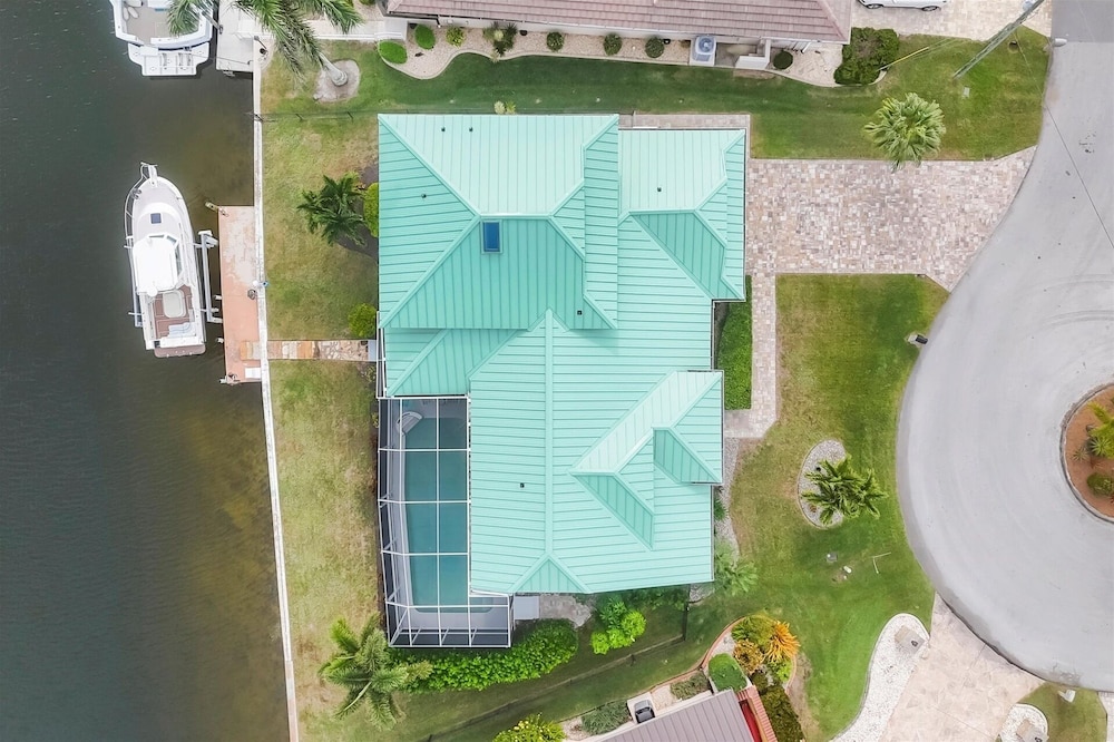 Punta Gorda Isles Private Pool Vacation Home - Waterfront Canal Views 4 Bedroom Home