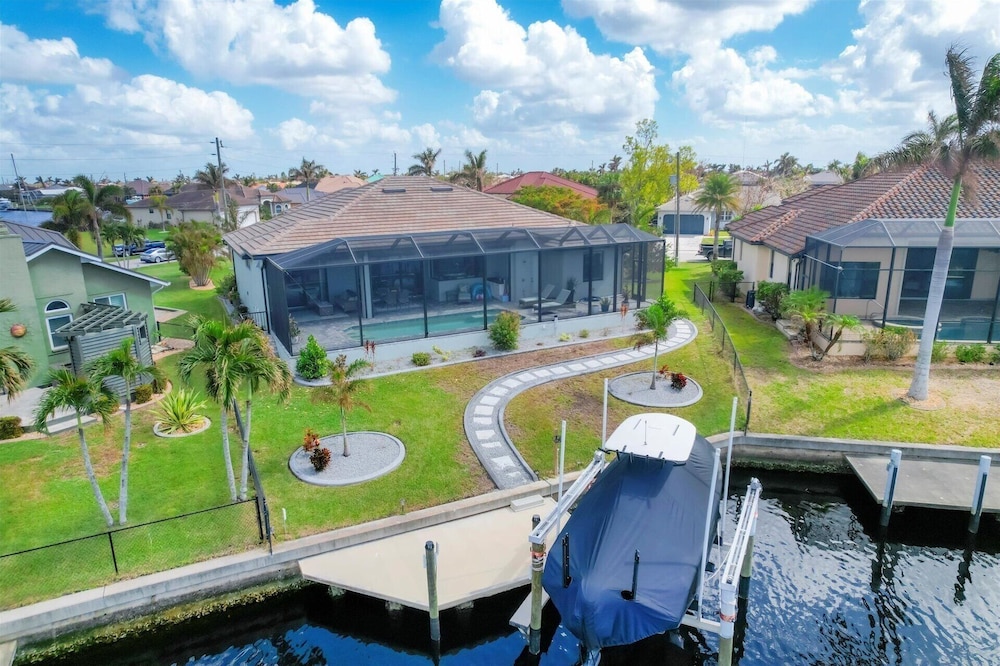 Punta Gorda 3-Bedroom Canalfront Pool Home with Dock 3 Home