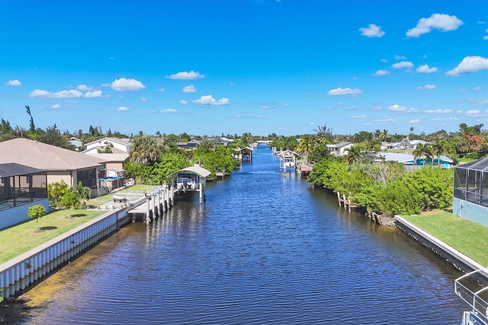 Punta Gorda 4-Bedroom Private Pool Home on Canal 4 Home