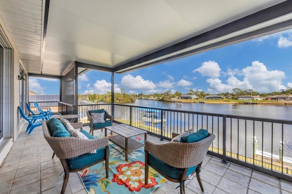 Port Charlotte 4 Bedroom Pool Vacation Home on Canal 4 Home