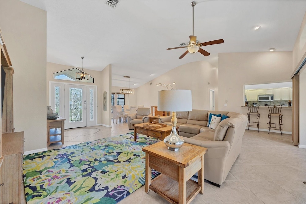 Punta Gorda Isles 3 Bedroom Private Pool+Spa Home on Canal 3 Home
