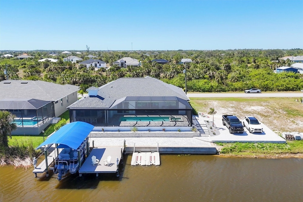 South Gulf Cove 3 Bedroom Pool + Spa on Canal Private Home 3 Home
