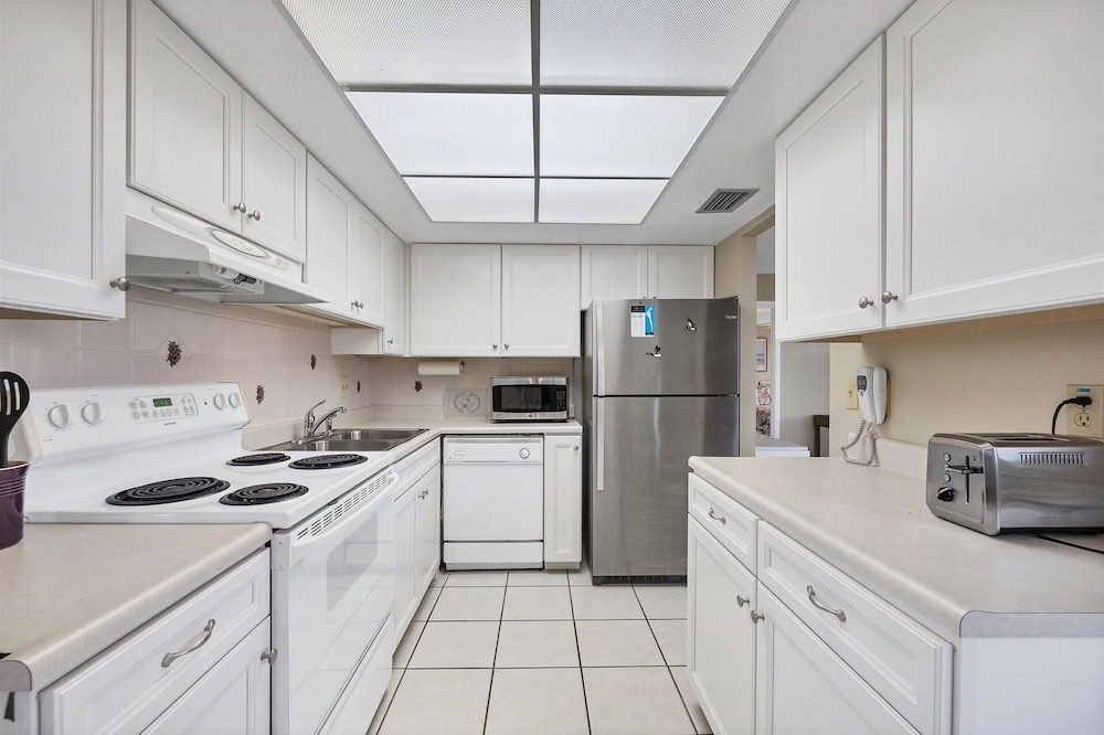 Anchorage Resort 3rd Floor 2 Bedroom Condo South/West Balconies 2 Condo