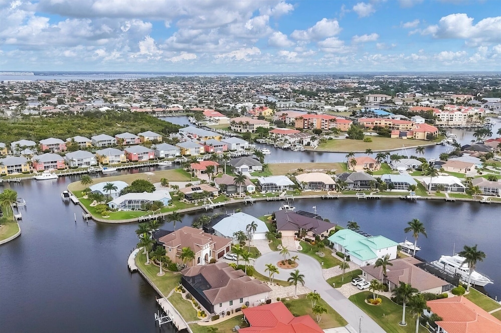 Punta Gorda Isles Private Pool Vacation Home - Waterfront Canal Views 4 Bedroom Home