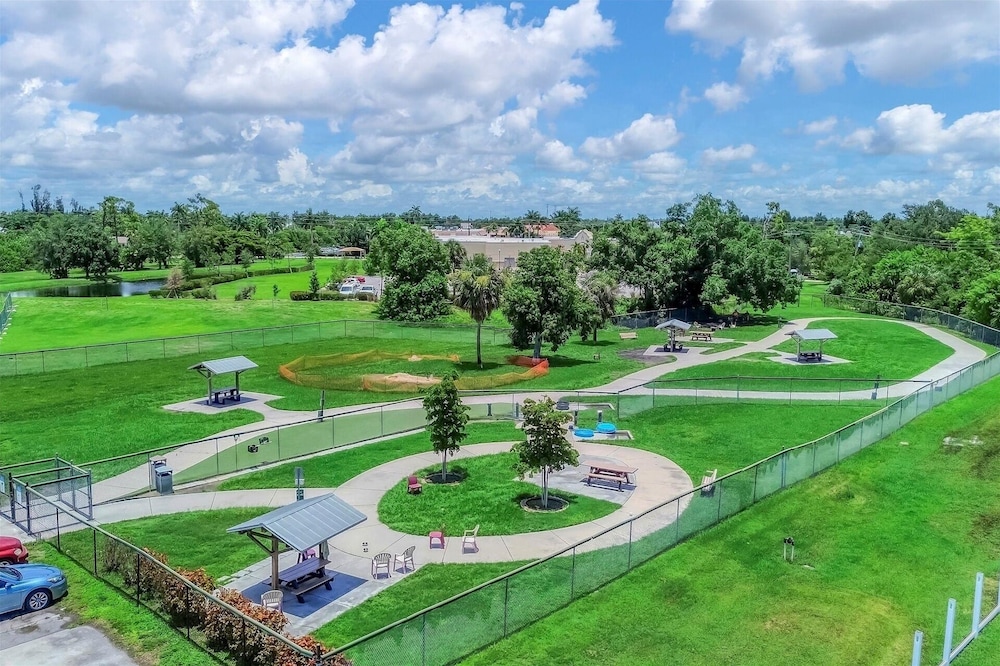 Punta Gorda 3-Bedroom Canalfront Vacation Home with Pool 3 Home
