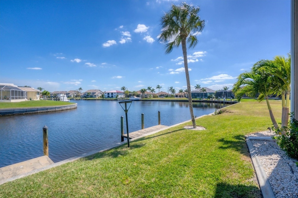 Punta Gorda 2-Bedroom Canalfront Condo with Dock and Pool 2 Condo
