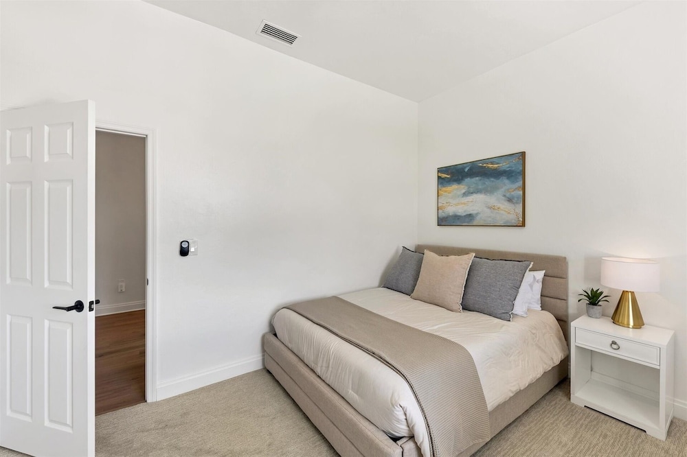 Punta Gorda 3-Bedroom Canalfront Vacation Home with Dock 3 Home