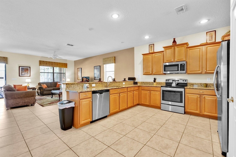 Championsgate Resort 8 Bedroom Pool Home w Theater Room 8 Home