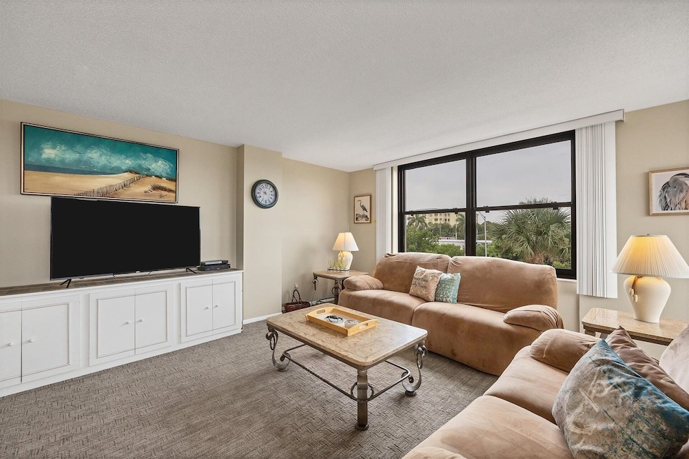 Anchorage Resort 3rd Floor 2 Bedroom Condo South/West Balconies 2 Condo