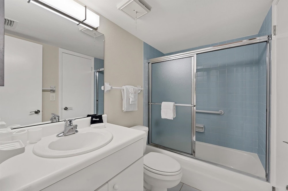 Anchorage Resort 9th Floor 2-Bedroom Condo with Balcony- Gulf View! Pool/Beach 2 Condo