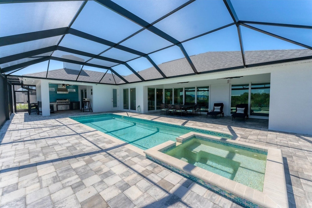 South Gulf Cove 3 Bedroom Pool + Spa on Canal Private Home 3 Home