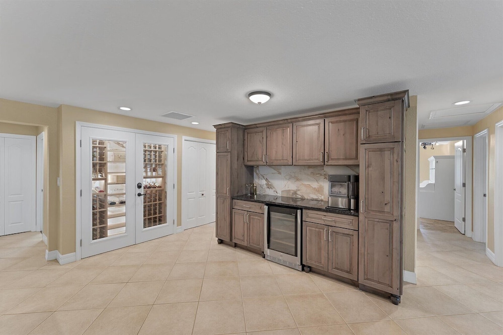 803 Napoli Lane