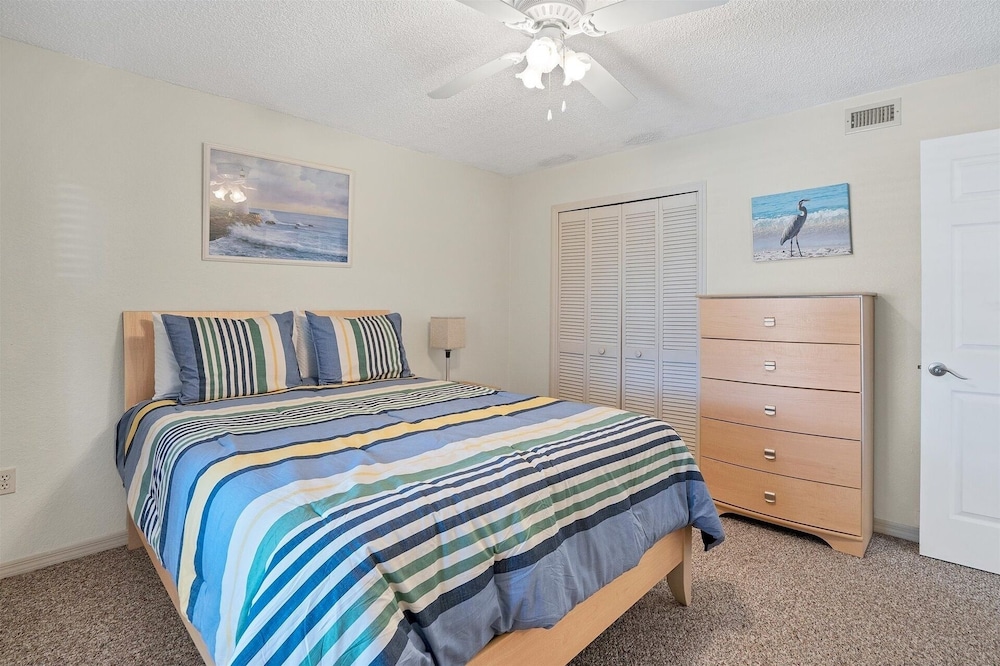 Punta Gorda 2-Bedroom Canalfront Condo with Dock and Pool 2 Condo