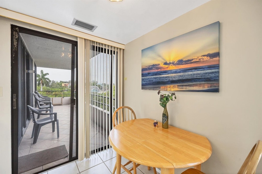 Anchorage Resort 3rd Floor 2 Bedroom Condo South/West Balconies 2 Condo