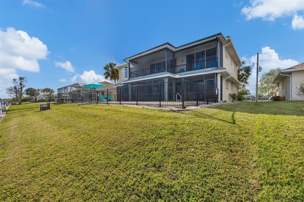 2674 Lake View Blvd