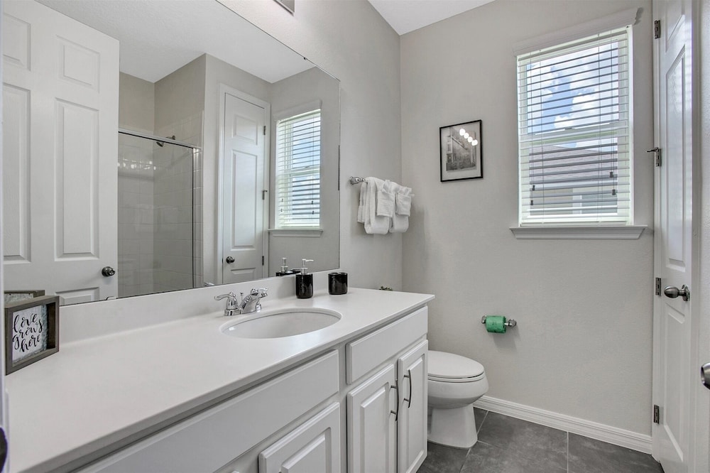 Solara Resort 6 Bedroom Private Pool + Spa Home 6 Home