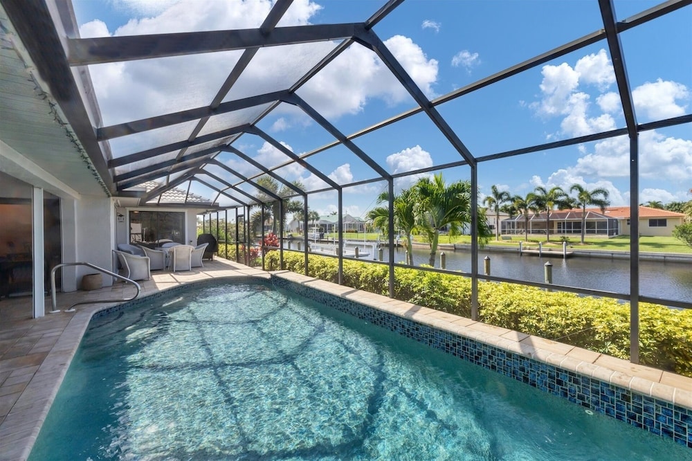 Punta Gorda Isles 3 Bedroom Private Pool+Spa Home on Canal 3 Home