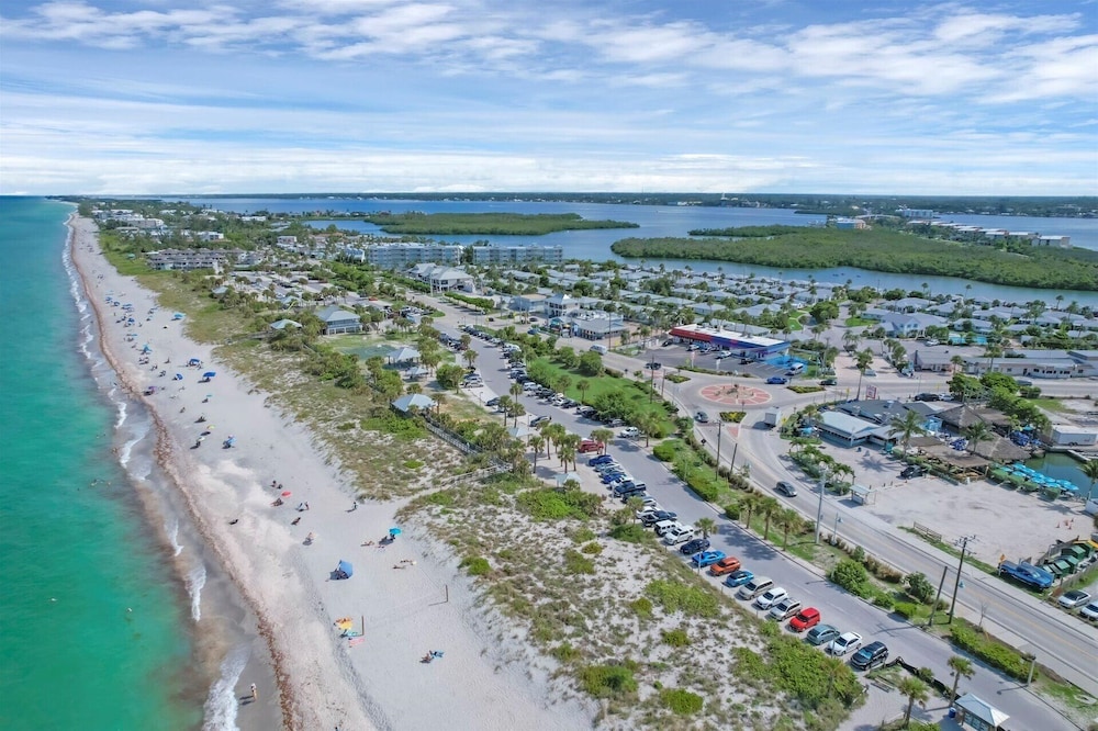 Spacious Beachfront 3br Manasota Key Condo 3 Bedroom Condo