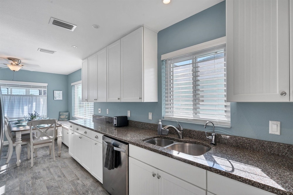 South Gulf Cove 2 Bedroom Canal Pool Home 2 Home