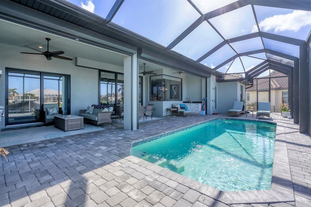 Punta Gorda 3-Bedroom Canalfront Pool Home with Dock 3 Home