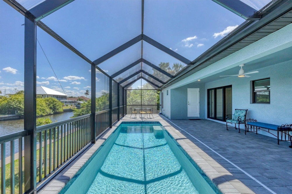 Punta Gorda 4-Bedroom Private Pool Home on Canal 4 Home