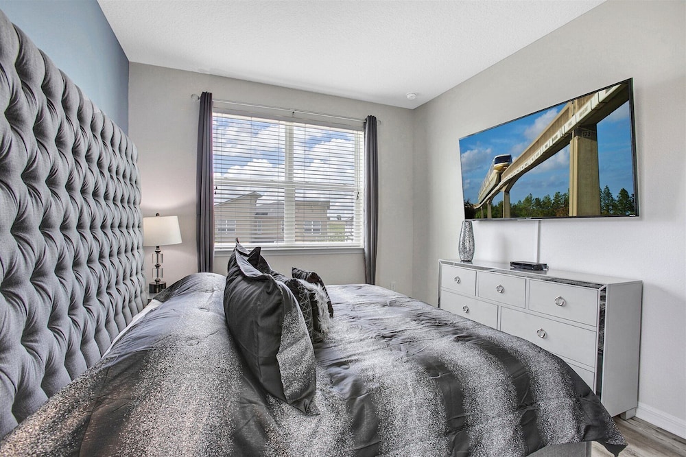 1749 Caribbean View Terrace