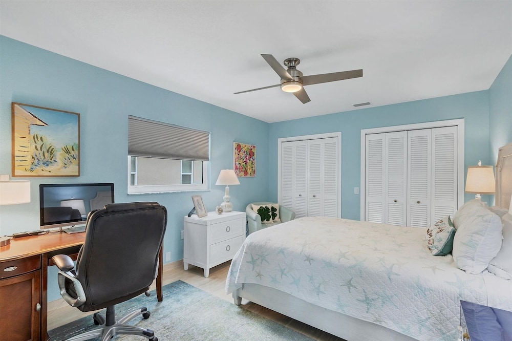 Punta Gorda Isles Private Pool Vacation Home - Waterfront Canal Views 4 Bedroom Home