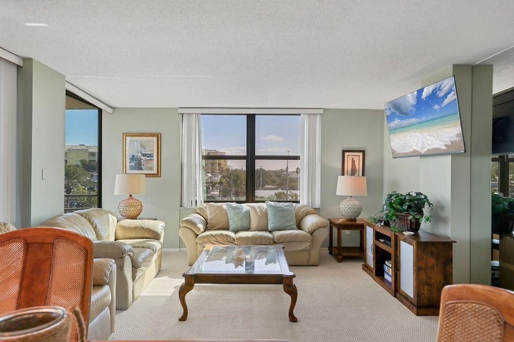 Anchorage Resort 2 bedroom, 4th Floor Condo Southern View Siesta Key 2 Condo