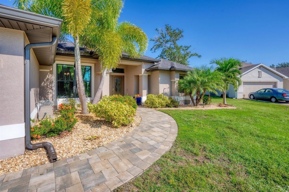 Deep Creek 3 Bedroom Private Pool and Spa Home 3 Home