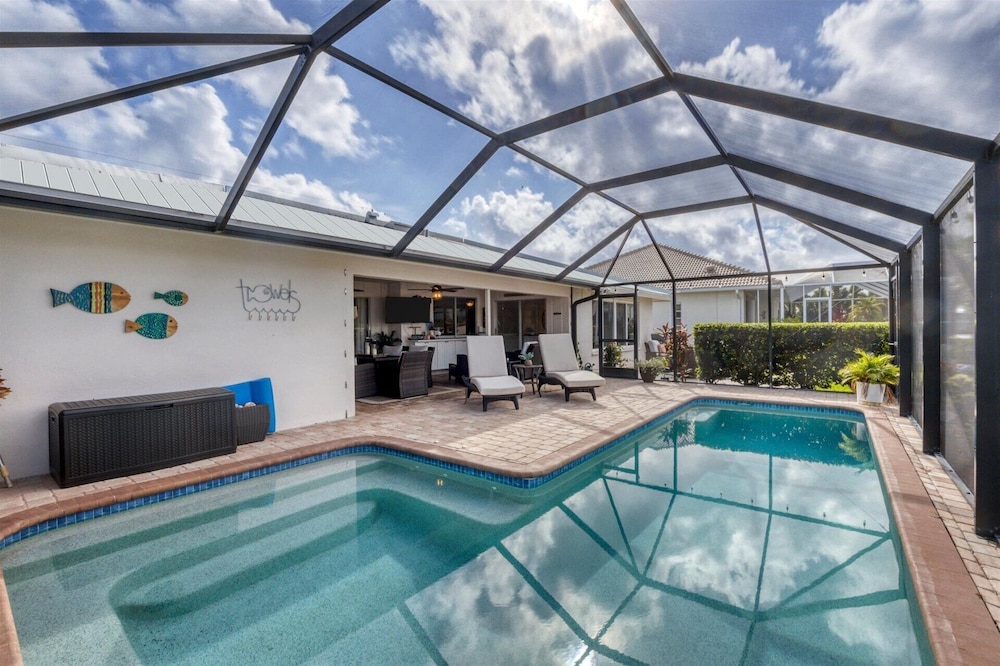 2219 El Cerito Court