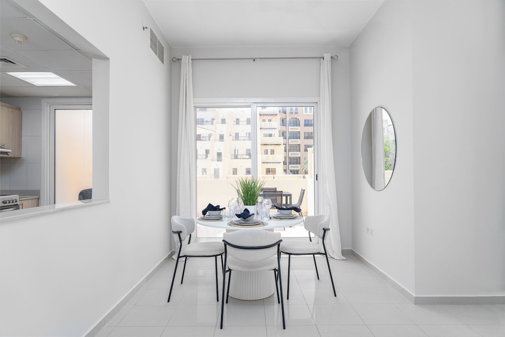 Nasma Holiday Homes - Bab Al Bahr Residences