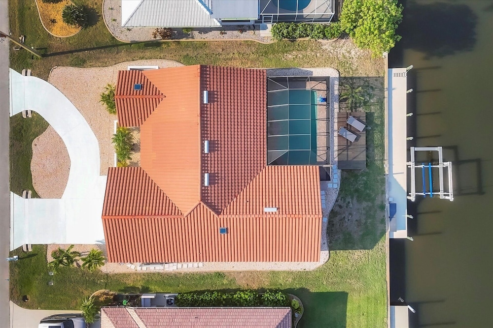 Punta Gorda Isles 3-Bedroom Canal-front Pool Home with Dock 3 Home