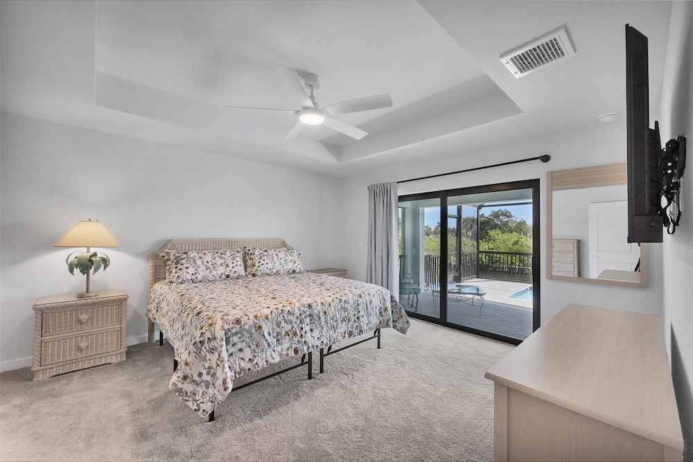 Punta Gorda 4-Bedroom Private Pool Home on Canal 4 Home