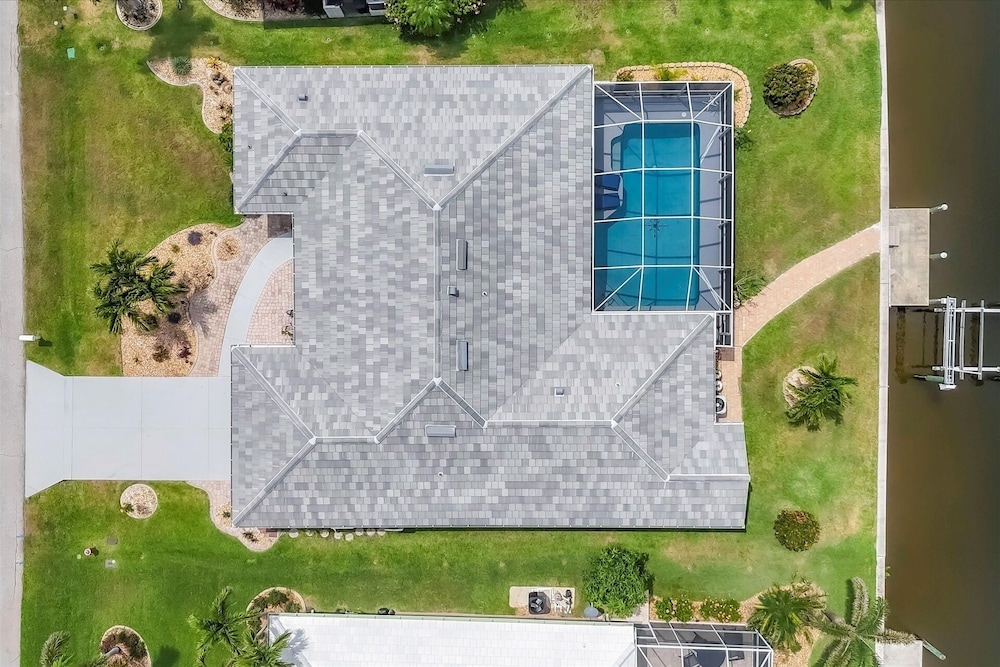 Punta Gorda 3-Bedroom Canalfront Vacation Home with Pool 3 Home