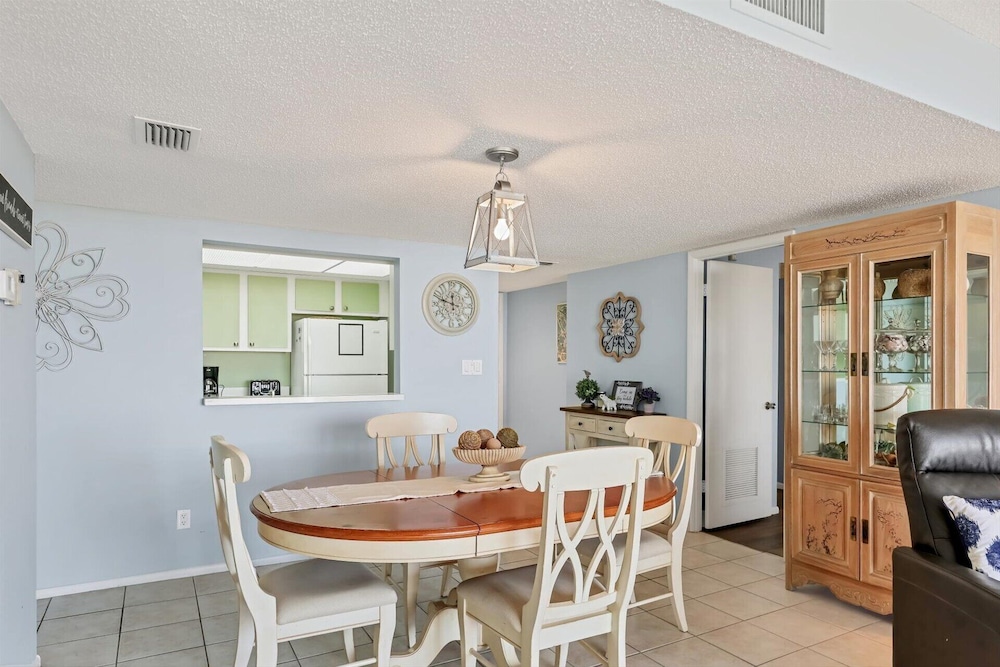 6415 Midnight Pass Rd #801