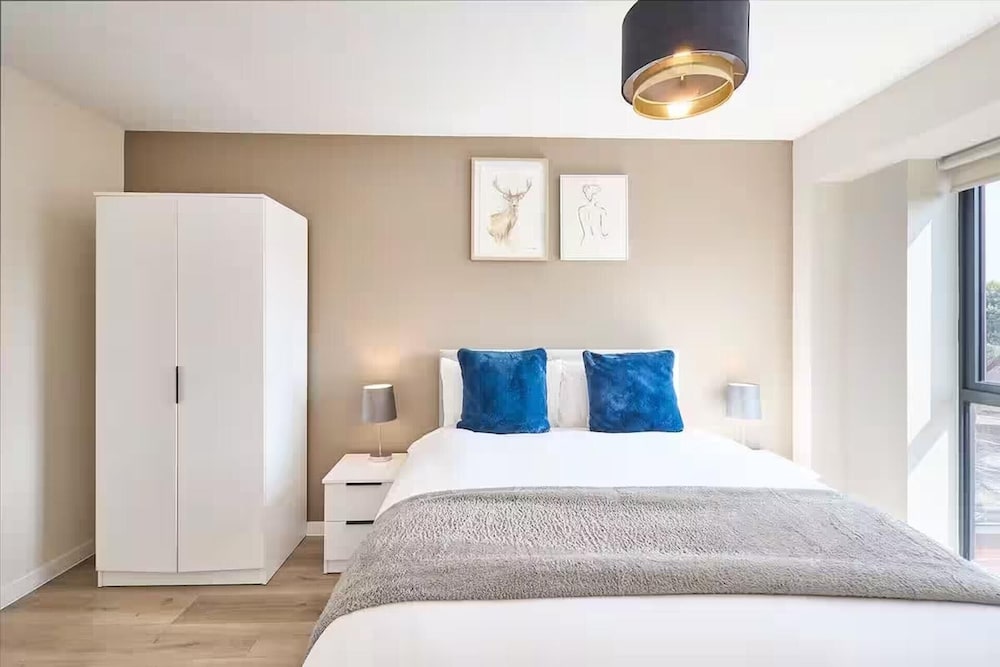 Near Xmas Market & Stadium-parking-wifi-sleeps 6