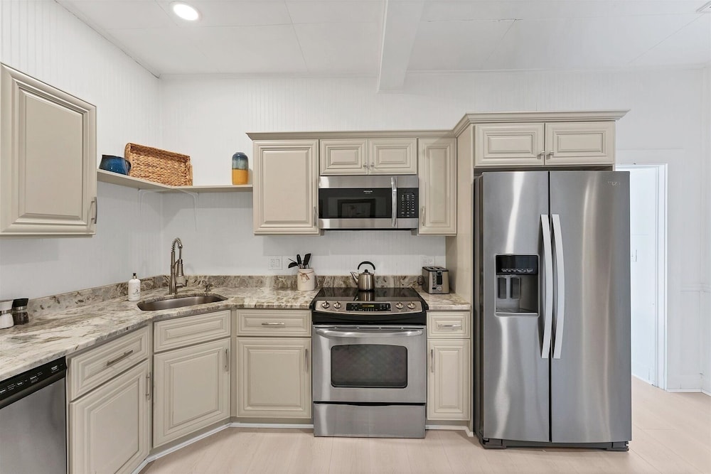 Downtown Historic Punta Gorda Loft W Incredible Outdoor Space 1 Bedroom Apts