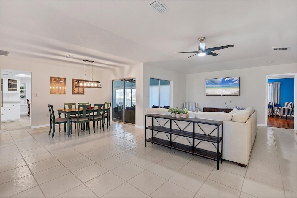 Punta Gorda 3-Bedroom Canalfront Pool Home with Dock 3 Home